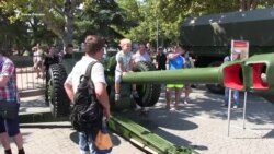«Детям очень нравится». В Севастополе проходит выставка российского вооружения (видео)