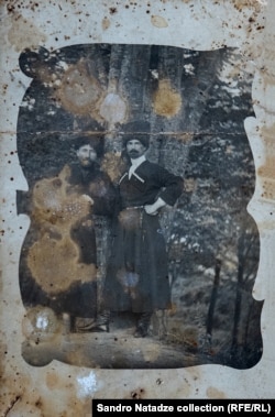 ფოტოზე - ძუკუ ლოლუა