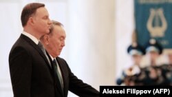 Президент Польши Анджей Дуда (на переднем плане) и президент Казахстана Нурсултан Назарбаев. Астана, 6 сентября 2017 года.