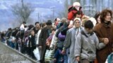 Macedonia -- Kosovar refugees fleeing their homeland, Blace, 01Mar1999