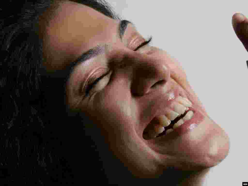 Rîsul în gura mare interzis de la 10 mai la universitatea de medicină Shariz (nou cod de conduită)