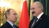 Russia -- Russian President Vladimir Putin (L) meets with Belarusian President Alyaksandr Lukashenka at the Kremlin in Moscow, December 15, 2015