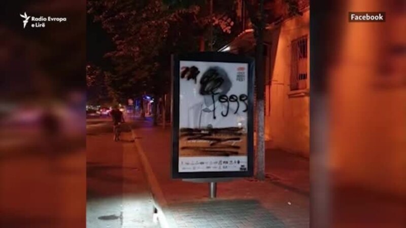 Posterët e Bregoviqit mbulohen me vitin '1999'