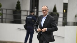 Канцлер Німеччини Фрідріх Мерц прибуває на зустріч з прем’єр-міністром Фінляндії Петтері Опро. Фінляндія, 26 травня 2025 року
