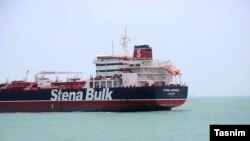 Британский нефтяной танкер Stena Impero в порту Бендер-Аббас.