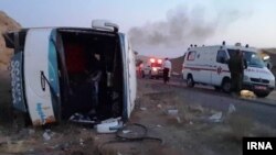 عکس مربوط به واژگونی اتوبوس در کرمان