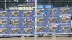 Posteri kojima se veliča ratni zločinac Ratko Mladić pojavili su se u centru Beograda uoči obeležavanja godišnjice genocida u Srebrenici. Poster i poruku potpisuje ultradesna Srpska radikalna stranka, 13.7.2026. 