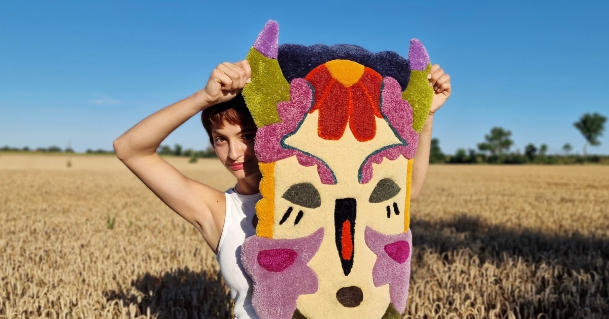 Традициите я вдъхновяват, но тя не се притеснява да им