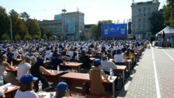 Marea Dictare Națională, la cea de-a IV-a ediție: mii de oameni au sărbătorit limba română