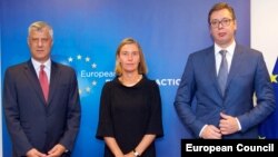 Predsednik Kosova Hašim Tači, visoka predstavnica EU Federika Mogerini i predsednik Srbije Aleksandar Vučić tokom nove faze dijaloga