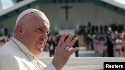 Ferenc pápa Nur-Szultanban 2022. szeptember 14-én