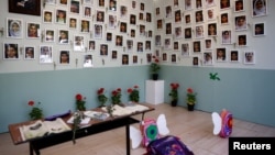 تصاویر تعدادی از دانش‌آموزان کشته‌شدۀ مینابی، در مراسمی در تهران