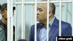 Омурбек Текебаєв у суді Бішкека, 5 червня 2017 року