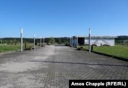 The entranceway and unused Official Pass Office for the parliament