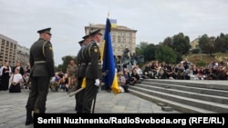На прощання з Юковим прийшли сотні людей, Київ, Майдан незалежності, 8 серпня 2026 року