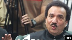 د پاکستان د کورنیو چارو وزیر رحمن ملک