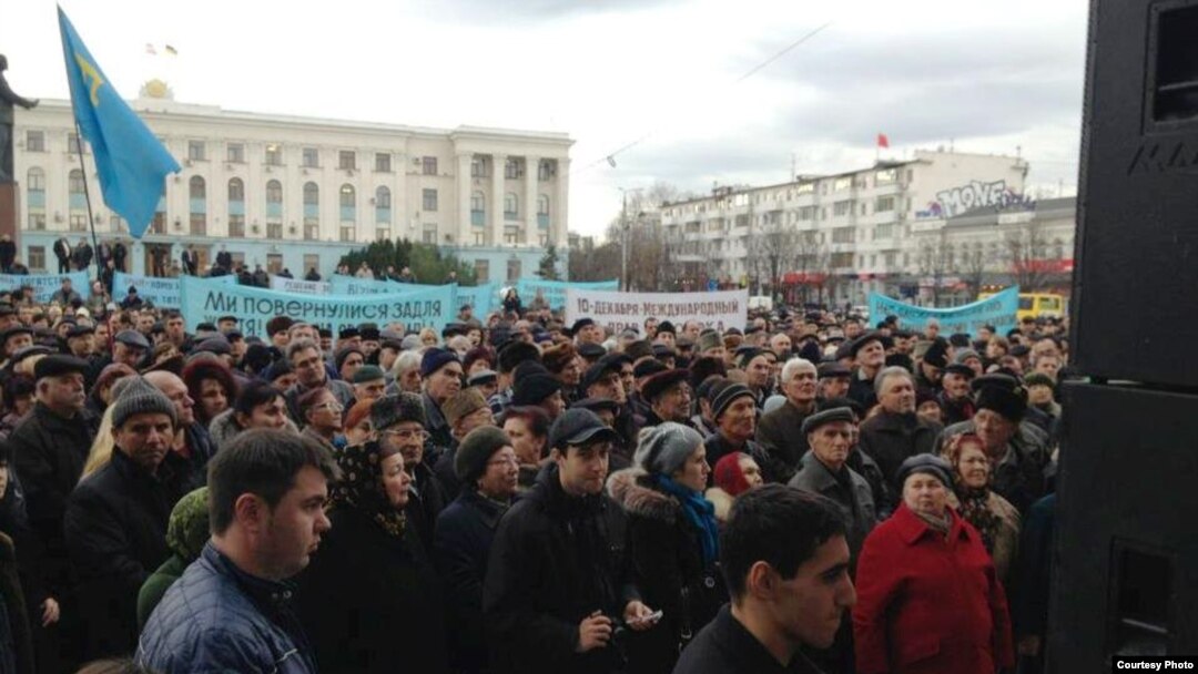 Thousands rallied in Simferopol on December 10 to demand the "revival of Crimean Tatars' rights"