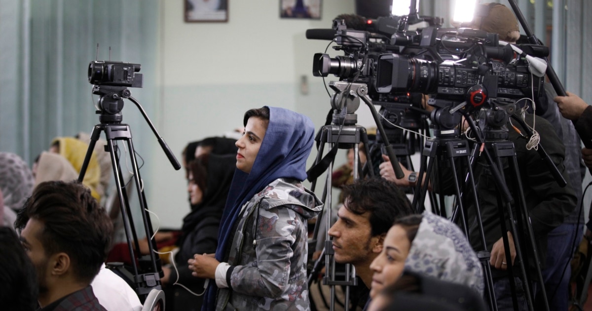 ثبت بیش از صد مورد خشونت علیه خبرنگاران زن طی یک سال گذشته در افغانستان