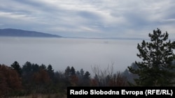 Архива: Скопје не се гледа од Водно поради маглата. 