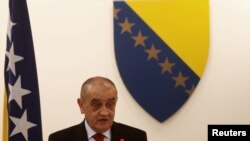 Новий прем’єр-міністр Боснії й Герцеґовини В’єкослав Беванда промовляє в парламенті 12 січня 2012 року