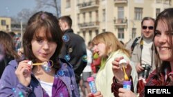 Сёньня на пляцы Незалежнасьці ў Менску адбыўся Фэстываль мыльных бурбалак