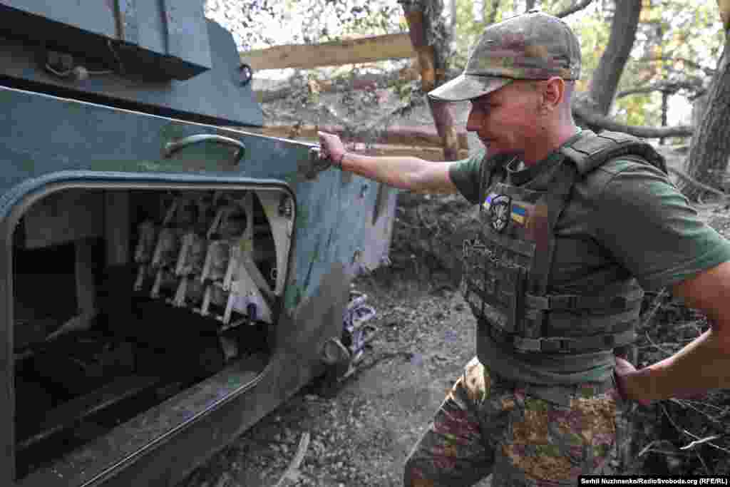 Максимальна відстань влучання &laquo;Гвоздики&raquo; &ndash; 15 кілометрів. &laquo;Якщо на зменшеному заряді &ndash; 12 кілометрів 800 метрів, &ndash; кажуть бійці. &ndash; Є 122-міліметрові снаряди, є осколкові, є фугасні, є світло, є дим&raquo;