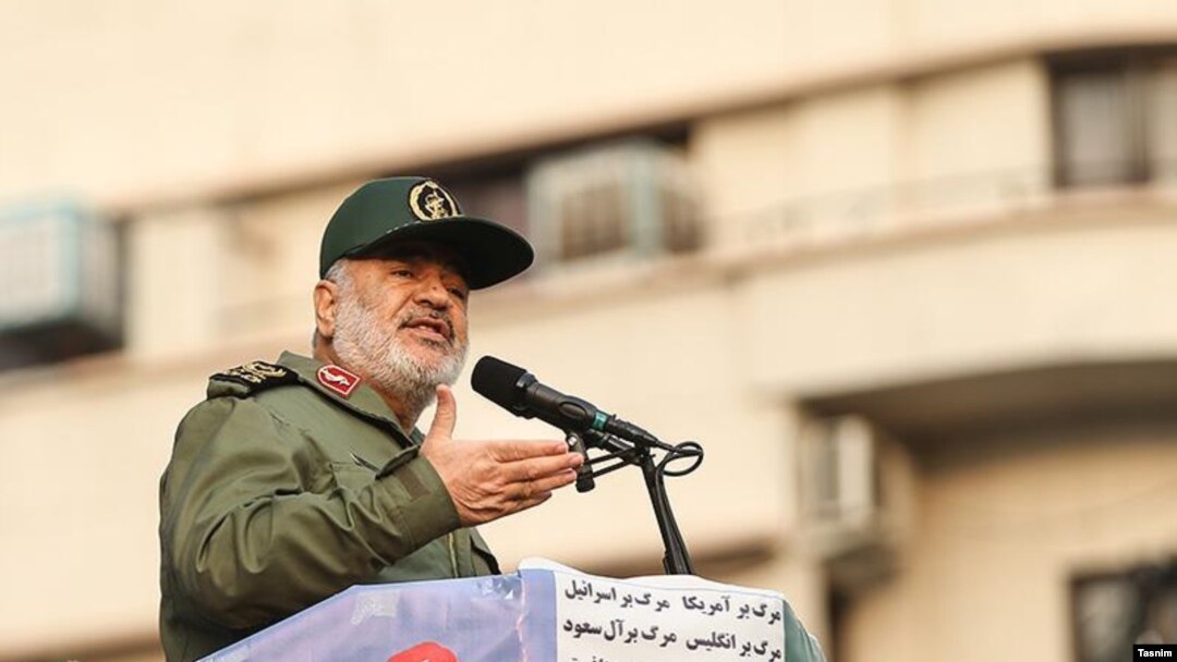 حسین سلامی در تجمع هواداران جمهوری اسلامی در میدان انقلاب تهران 