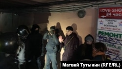 Задержание во дворе одного из домов в центре Петербурга 2 февраля 