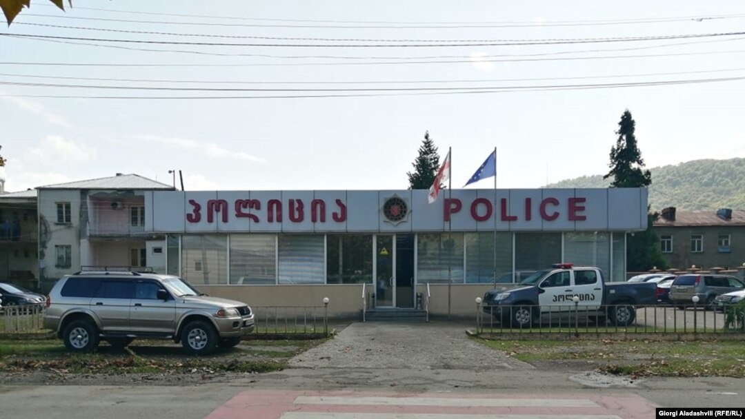 Гуьржийчоь, ПIаьнгаза, полици