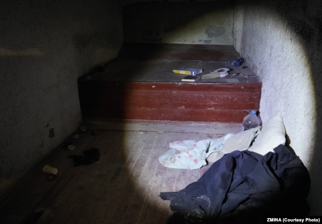 Камера у Херсонському СІЗО, де утримували незаконно затриманих