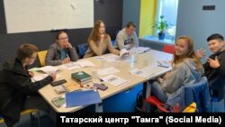 Урок татарского языка в организации "Тамга"