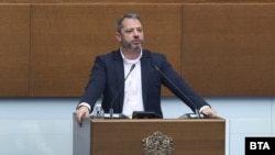 Делян Добрев