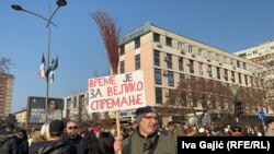 Transparent sa porukom "Vreme je za veliko spremanje", 2. februar 2025.