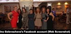 Olesea Fedina (prima din stânga) și Ekaterina Golovaciova (a treia din stânga)