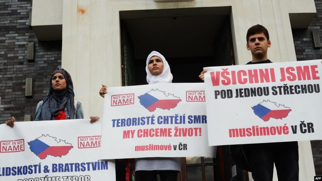 Demonstracije muslimana u Pragu protiv terorizma