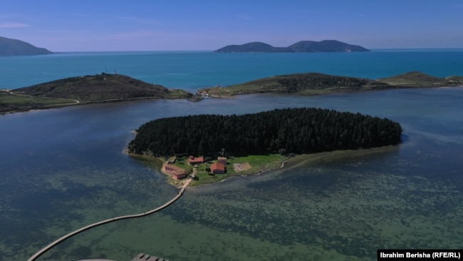 Zvërneci, afër Vlorës i fotografuar më 2024.