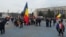 Câteva sute de persoane au protestat joi în fața Guvernului la îndemnul Alianței pentru Unirea Românilor (AUR).