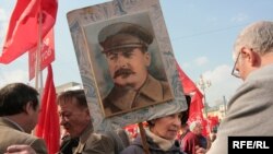 В России и сегодня многие готовы в бой не только за Родину, но и за Сталина