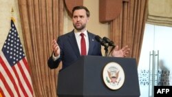 АҚШ вице-президенті Джей Ди Вэнс Пәкістан мен Иран өкілдерімен кездесуден кейін баспасөз брифингінде сөйлеп тұр. Исламабад, 12 сәуір, 2026 жыл.