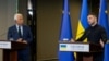 Володимир Зеленський (праворуч) після зустрічі з Антоніу Коштою заявив, що було важливо «скоординувати наші позиції»