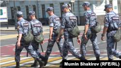 Russian police move into position ahead of the protest rally, which had been called for by opposition politician Aleksei Navalny.&nbsp;