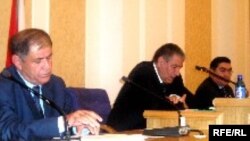 Феълан раёсати Маҷлиси намояндагони Тоҷикистонро Сайдулло Хайруллоев бар ӯҳда дорад, ки низ намояндаи ҳавзаи интихоботии Рашт аст
