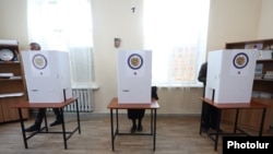 Armenia - Gyumri residents vote in a local election, March 30, 2025.