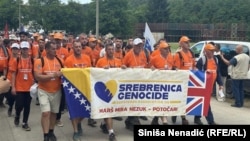 "Marš mira" se održava od 2005. godine, a svake godine se broj učesnika povećava. 
(Fotografija 10. jul 2025.)