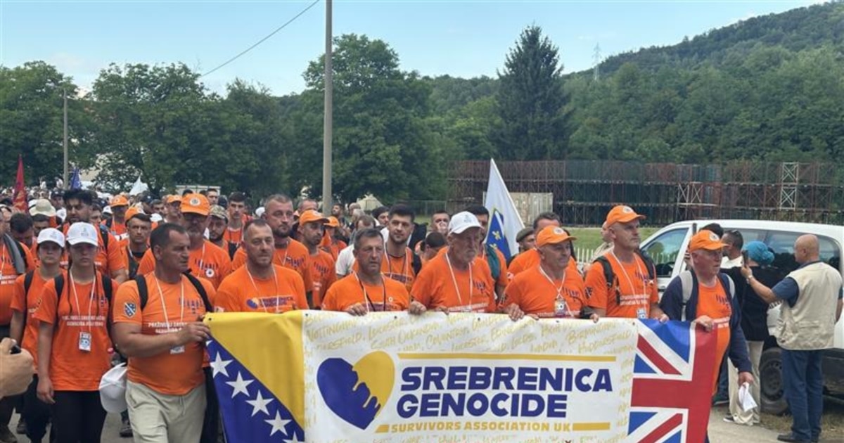 Mijëra njerëz nisen në Marshin e Paqes në kujtim të viktimave të gjenocidit në Srebrenicë