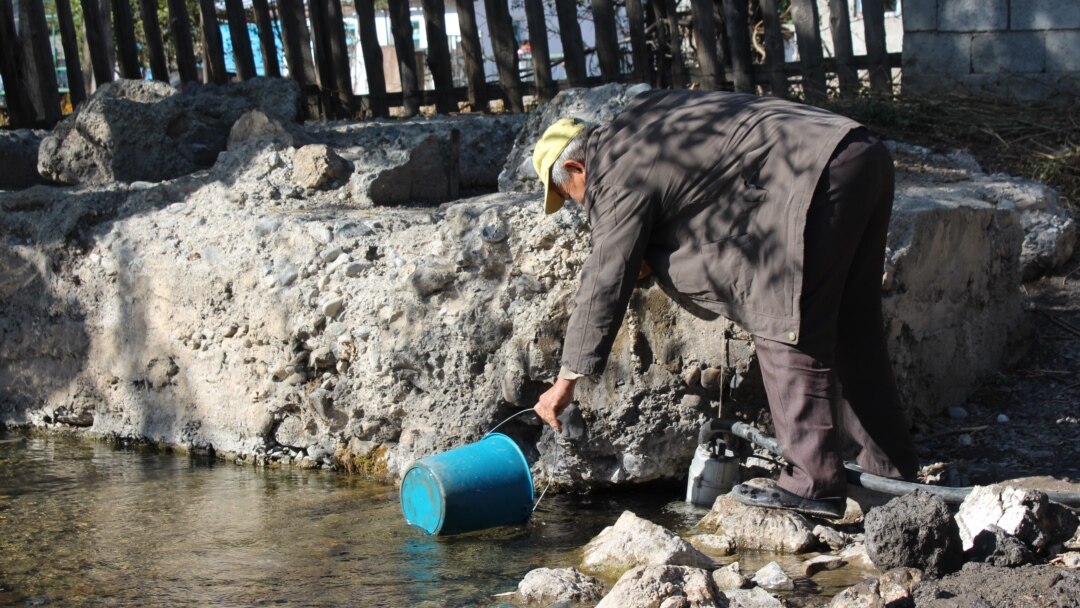 Әйелдер оны естеріне салады