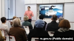 Просмотр документального фильма "Донбасс: путь к миру" в Русском доме в Душанбе. 22 мая 2025