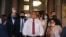 Premierul Boiko Borisov (centru fără mască)