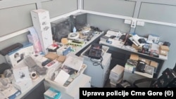 Oprema pronađena kod dvoje ruskih državljana na aerodromu Tivat, 23. septembar 2026.