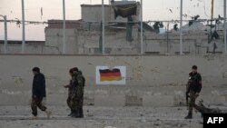 Мазари-Шариф шаарындагы Германиянын консулдугуна жасалган чабуулдан алты киши мерт кетти.